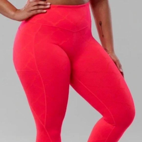 NWT SHEFIT  Rush Red Leggings + Workout Towel+ Wash Bag Compression - Picture 12 of 14